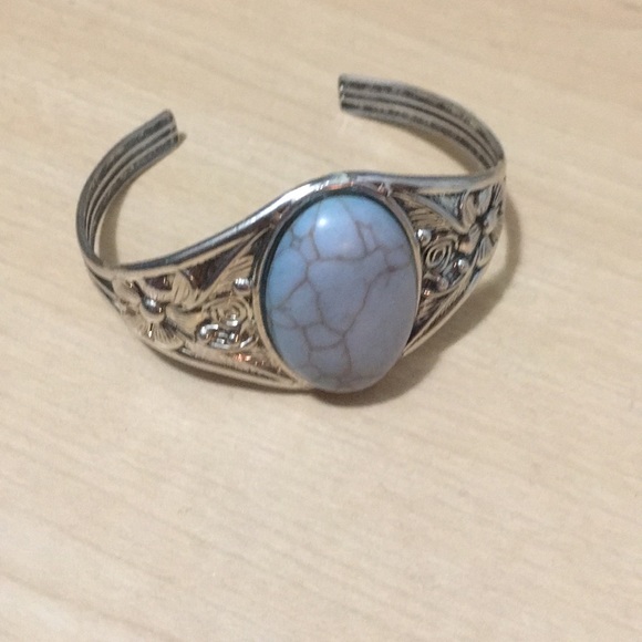 Statement Bracelet - Picture 2 of 3